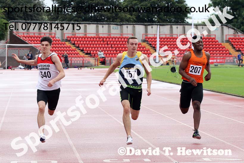 Junior mens 100 metres, Gateshead Tartan Games. Phot: David T. Hewitson/Sports for All Pics